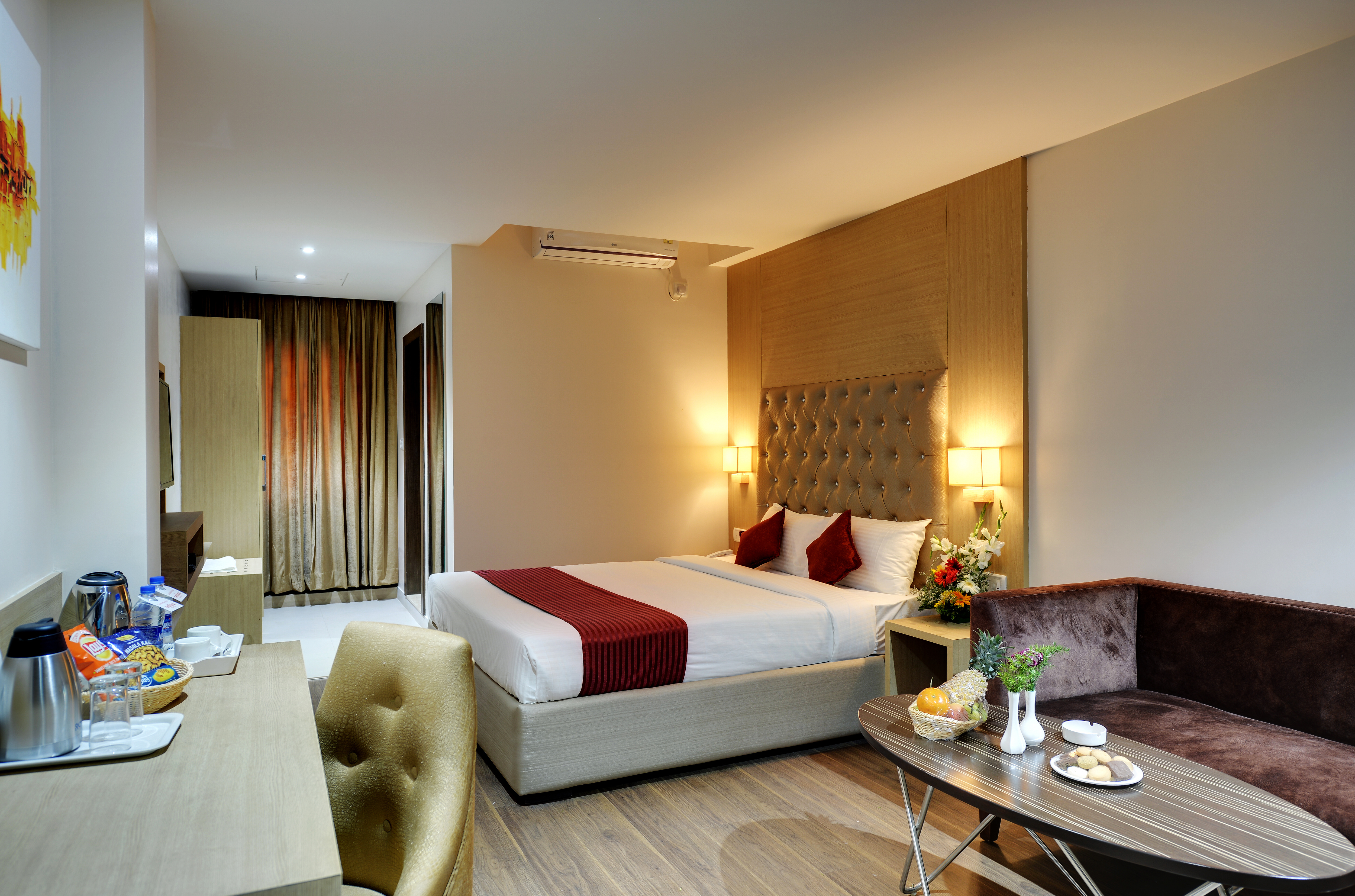 Deluxe Room Hotel Nandhana Pride 5